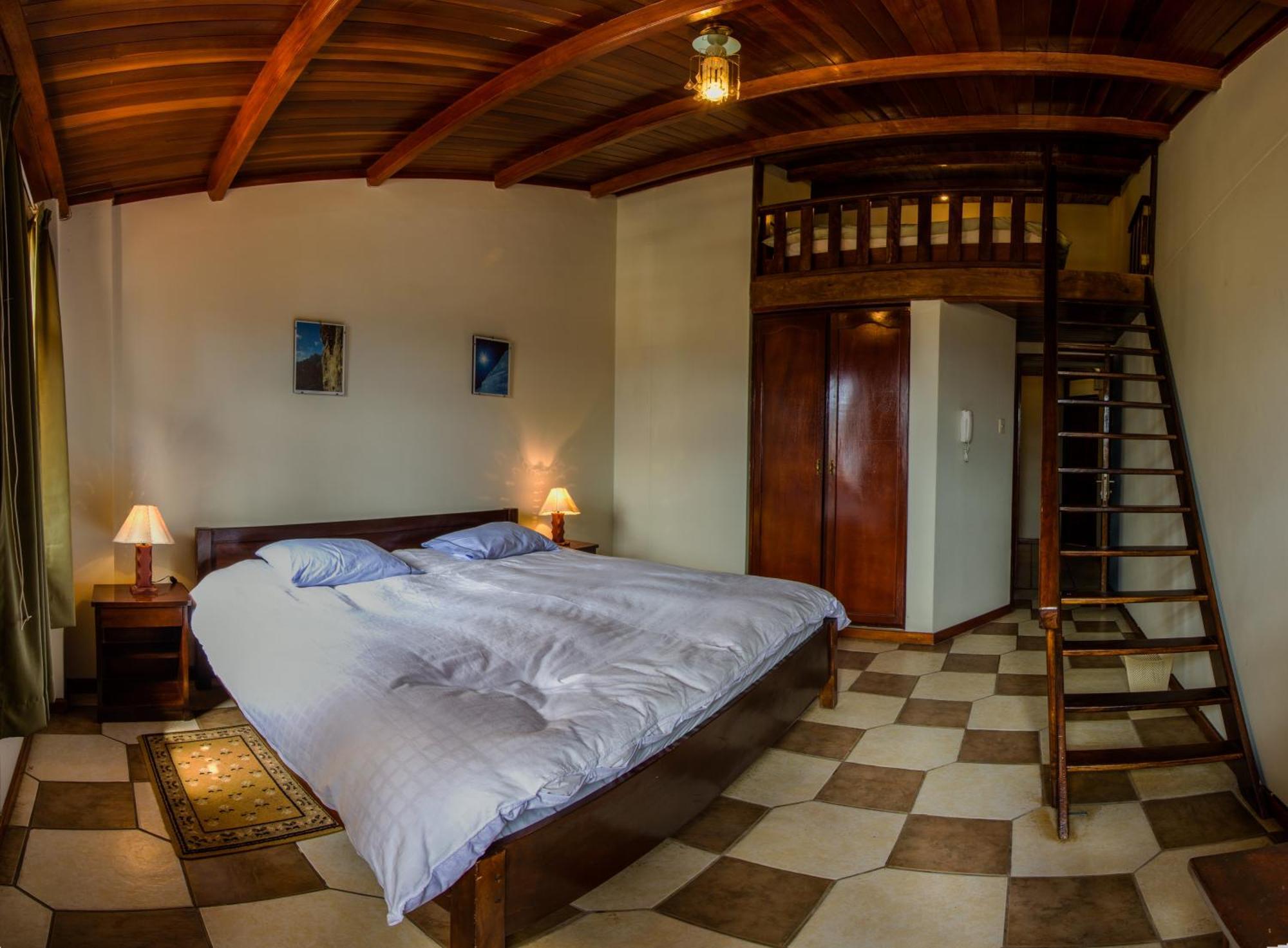 Hotel Santa Cruz Уарас Экстерьер фото